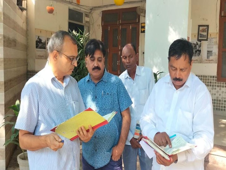 Rewari DC Ashok Kumar Garg did a surprise inspection of the city