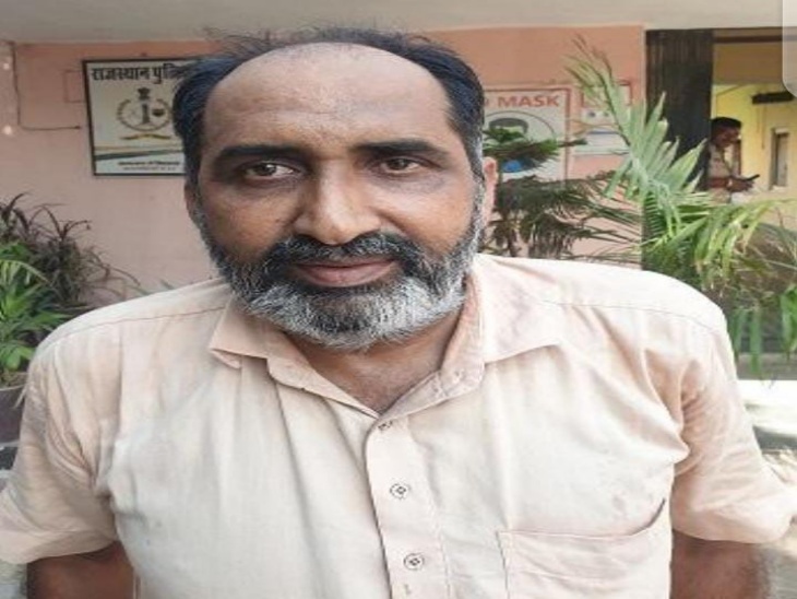 पीलीबंगा पुलिस ने कार में पोस्त का परिवहन करते हुए कार ड्राइवर गुरजीत सिंह (45) पुत्र मंगलसिंह जटसिख को गिरफ्तार किया है।