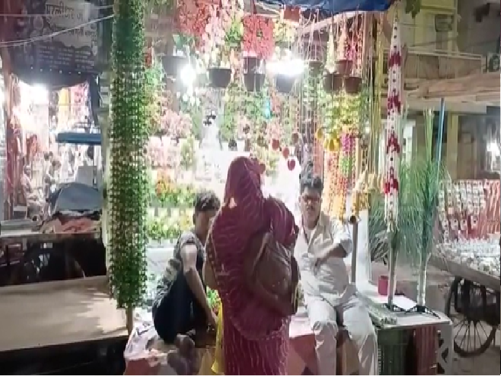 दिवाली पर बाजार सजधज कर हुआ तैयार। - Dainik Bhaskar