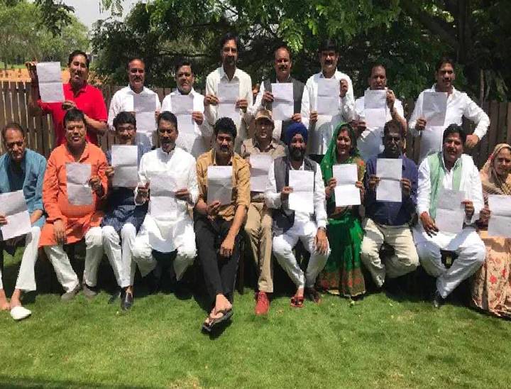 मार्च 2020 में कांग्रेस के 22 विधायकों ने विधानसभा की सदस्यता से इस्तीफा देकर ज्योतिरादित्य सिंधिया के साथ बीजेपी जॉइन कर ली थी। इसी उलटफेर की वजह से कमलनाथ की सरकार गिर गई थी। अब नाथ ने इनकी विधानसभाओं को जीतने का प्लान बनाया है।