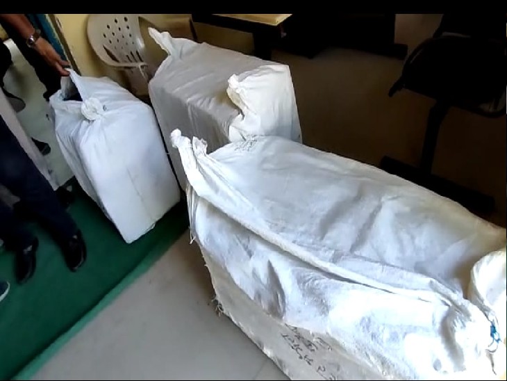 कोतवाली पुलिस द्वारा जब्त किए पटाखे