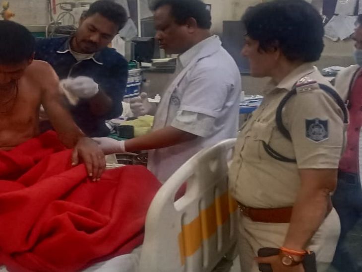 जिला प्रशासन, पुलिस ने टैंकर की जांच शुरू कर दी है। घटना को लेकर एक्सपर्ट से इसकी जांच कराई जा रही है।