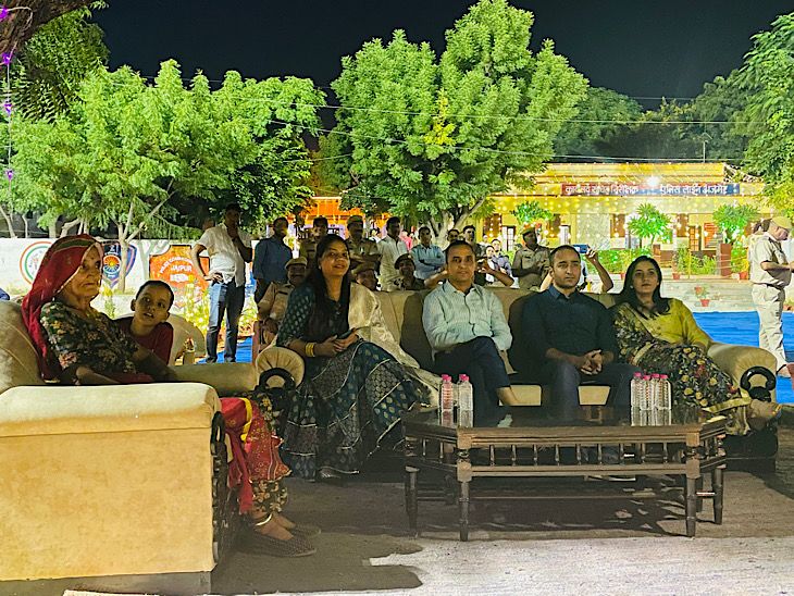 पुलिस लाइन ग्राउंड में हुई आतिशबाजी के बाद एसपी जाट ने कहा आगे भी जारी रहेगी परंपरा।