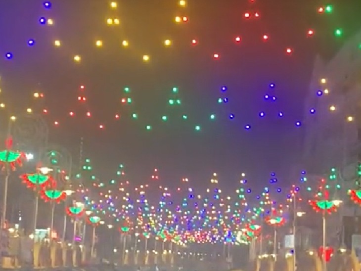 मलेशिया की राजधानी कुआलालंपुर में दिवाली पर भव्य सजावट की गई।