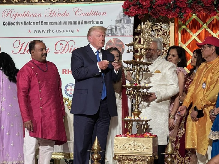 अमेरिका के पूर्व राष्ट्रपति डोनाल्ड ट्रंप ने मार-ए-लागो रिसार्ट में लोगों के साथ दिवाली मनाई।
