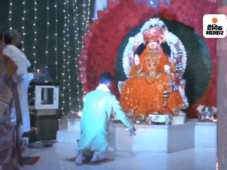 भोपाल के करुणाधाम महालक्ष्मी मंदिर में महाआरती हुई। भारी संख्या में श्रद्धालु शामिल हुए। मां लक्ष्मी के दर्शन कर सुख-समृद्धि की प्रार्थना की।