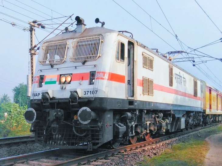 Pooja special train from Jalna to Chhapra from today, This weekly train will stop at Prayagraj