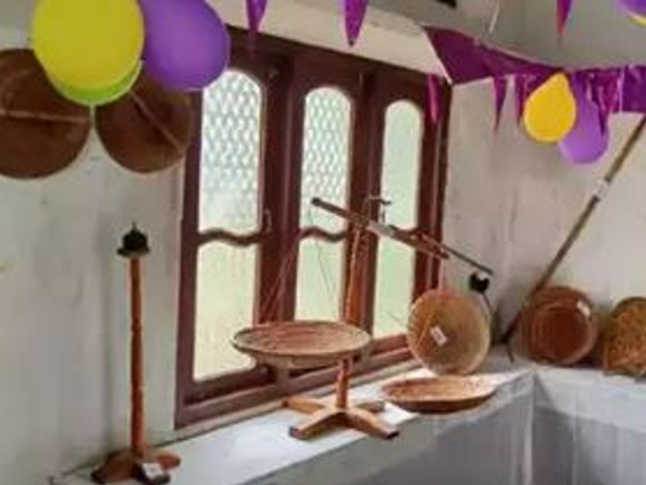 संग्रहालय में रखे सामानों के बारे में यह बताया गया कि यह मियां लोग यूज करते हैं, जबकि सरकार का दावा है कि यह सामान असमिया समुदाय से ताल्लुक रखते हैं।