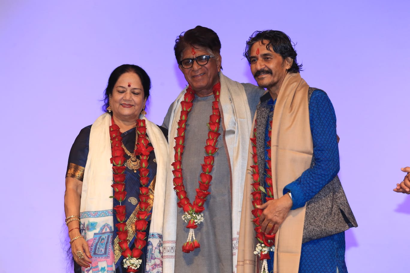 तीन शीर्ष गुरुजनों को उनके अतुलनीय योगदान के लिए “कला कौस्तुभ” की उपाधि से किया गया सम्मानित ।