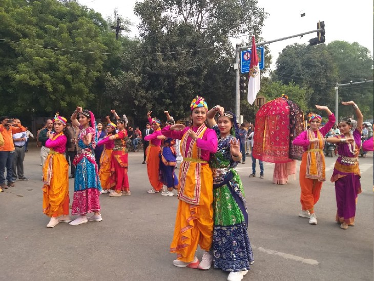 भारतीय संस्कृति की झलक दिखती इस प्रस्तुति में