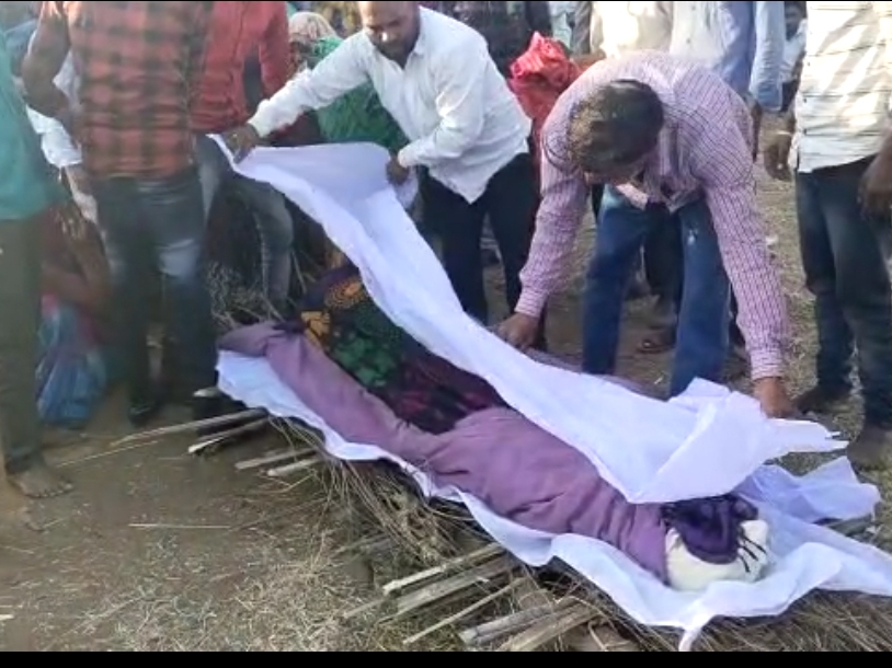 रविवार को अंजनगांव शव पहुंचे, तो वहां चीख-पुकार मच गई। यहां शवों का अंतिम संस्कार किया गया।