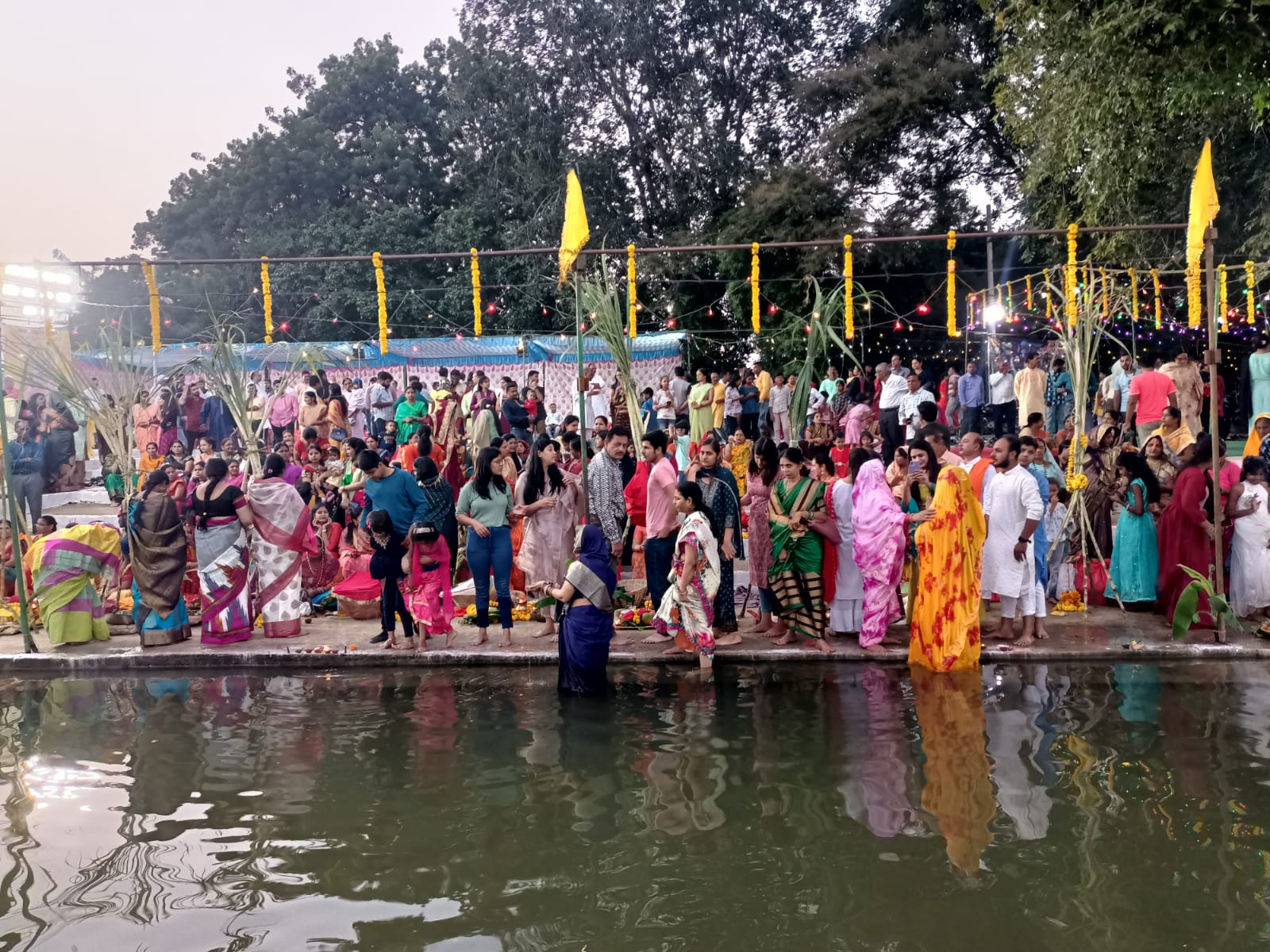 खंडवा के गणगौर घाट पर होती है छठ पूजा। - Dainik Bhaskar