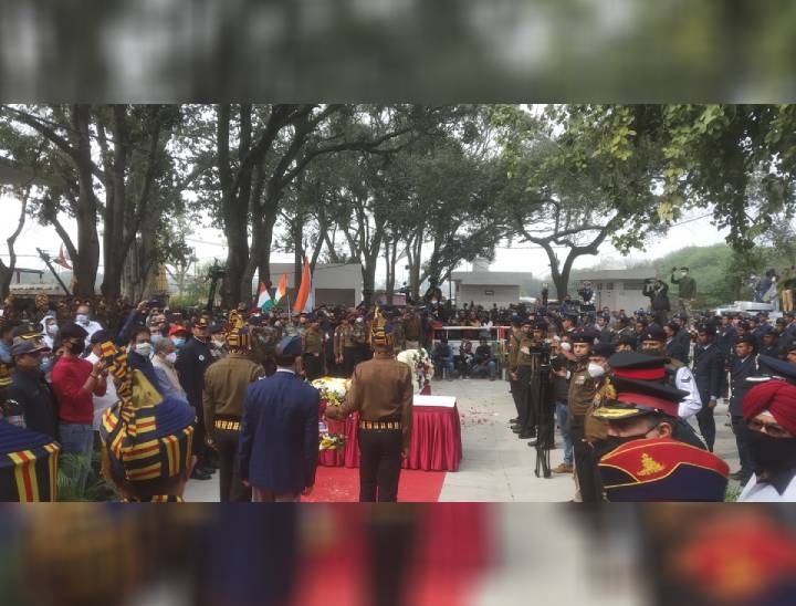 भोपाल में हुआ था शहीद ग्रुप कैप्टन वरुण सिंह का अंतिम संस्कार।