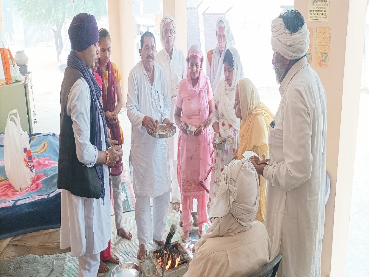 Feeding jaggery with fodder to the cow gives relief from Surya Dosha