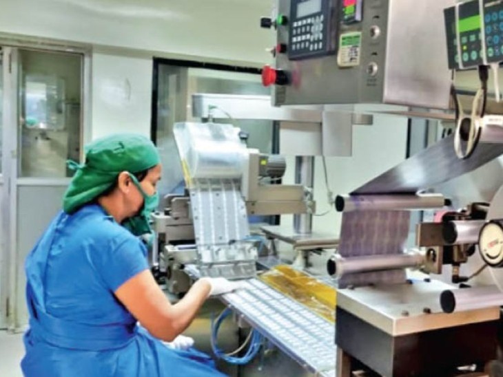 इंदौर और पीथमपुर की फार्मा इंडस्ट्री का सालाना टर्न ओवर 1.5 बिलियन डॉलर तक पहुंचा। - Dainik Bhaskar