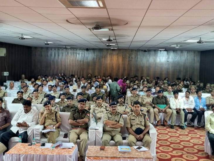 The commissioner and the DIG held a meeting before the start and gave