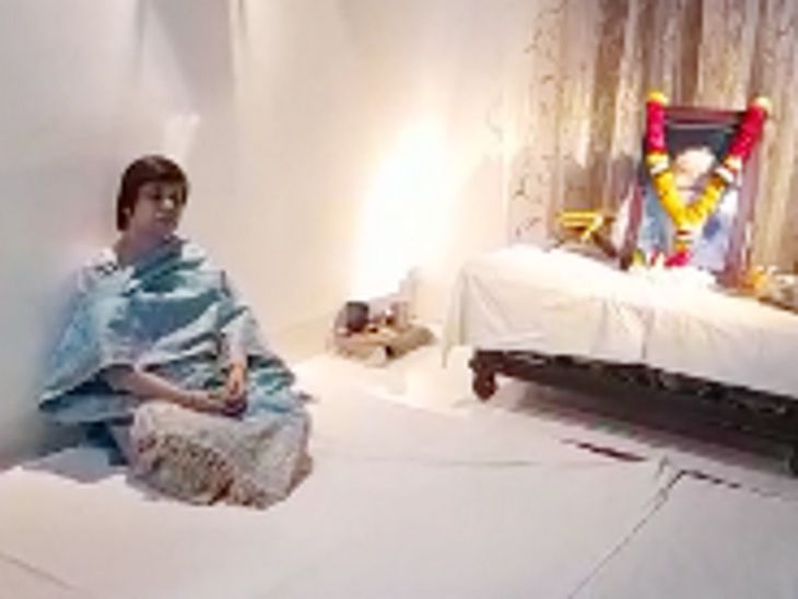 पत्नी झूमा ने कहा- पति को बिलराम और उनके ग्रुप ने इतना परेशान किया कि उन्हें जान देनी पड़ी। उन्होंने खुद को कमरे में बंद कर गोली मार ली थी।