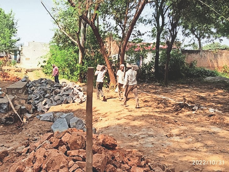 Contractor is making culvert using substandard material without layout