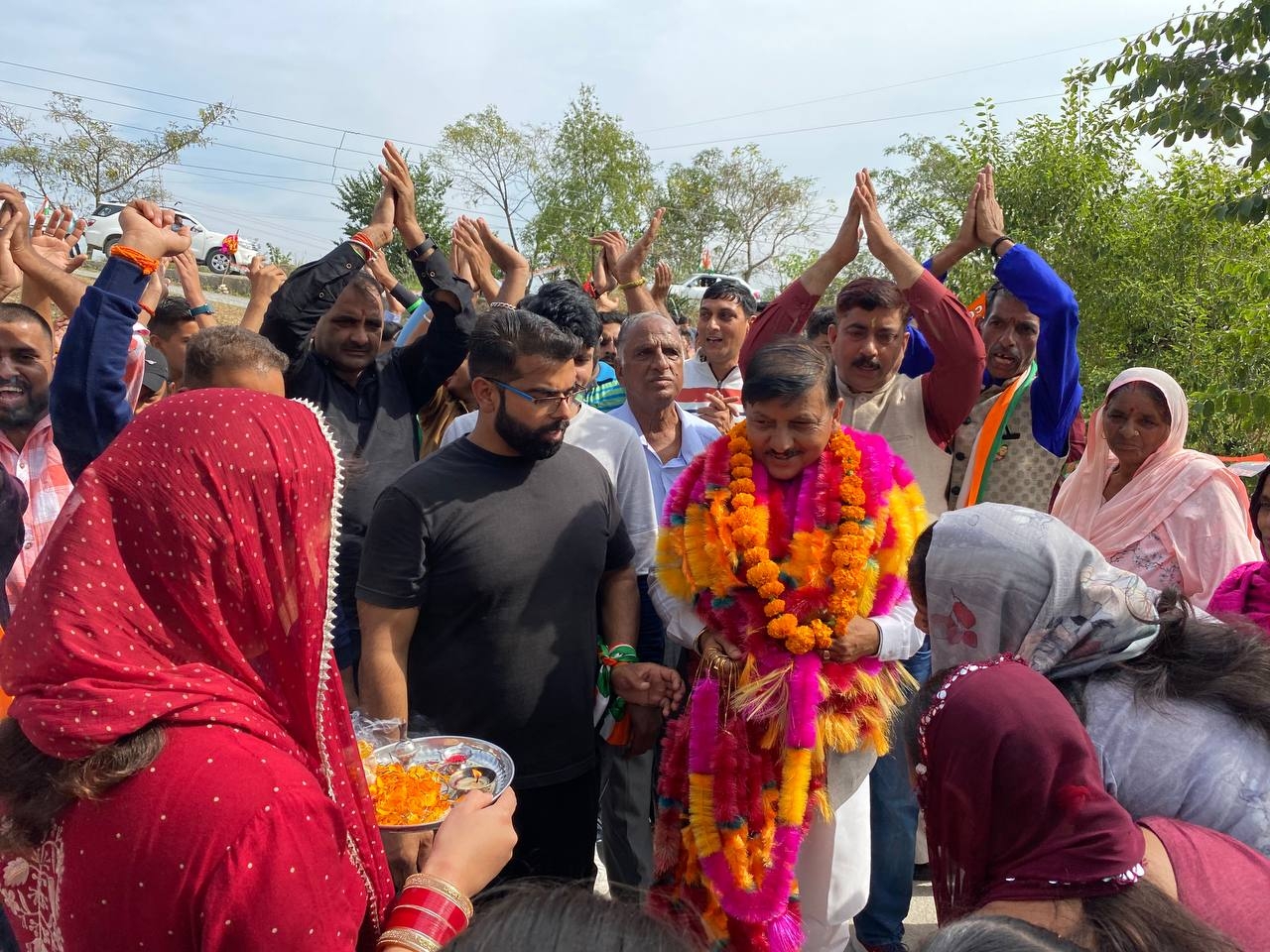 निर्वाचन क्षेत्र के प्रत्याशी राजेंद्र राणा।