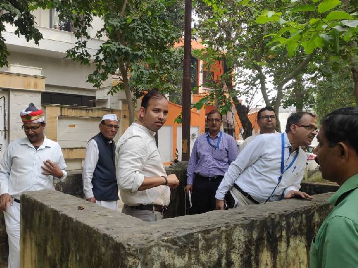 MDA put its lock by vacating 10 houses in New Moradabad | VC को MDA के  मकानों पर मिले अवैध कब्जे: नया मुरादाबाद में 10 मकान खाली कराकर एमडीए ने  डाला अपना