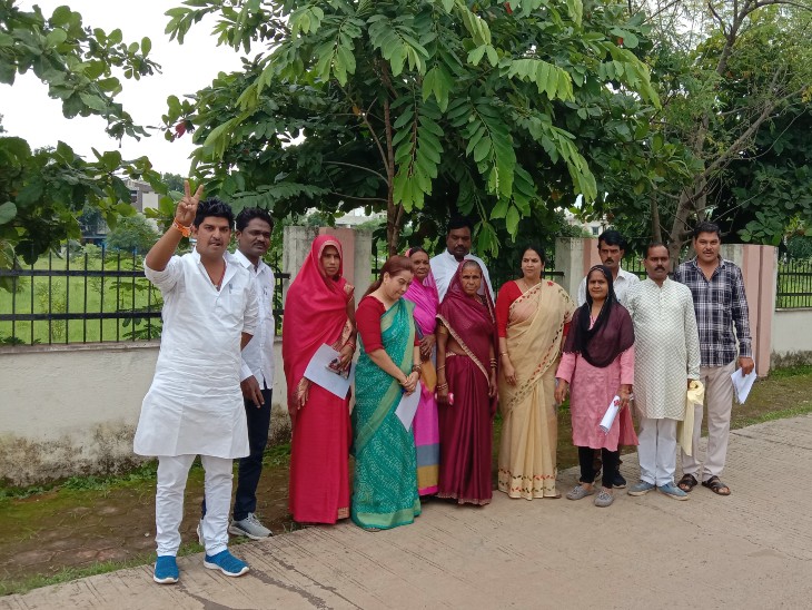 चुनाव वाले दिन कांग्रेसी पार्षद।
