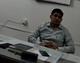 वायरल वीडियो में दिखाई दे रहे विजयपुर टीआई सोनपाल सिंह तोमर।