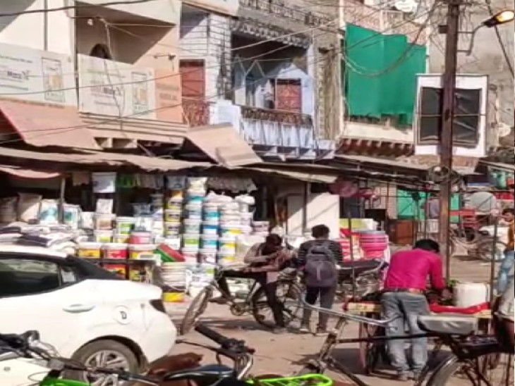 मई वाला कुआं रोड पर कब्जा