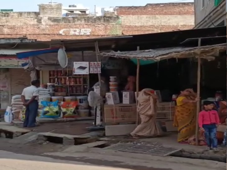 मई वाला कुआं रोड पर कब्जा