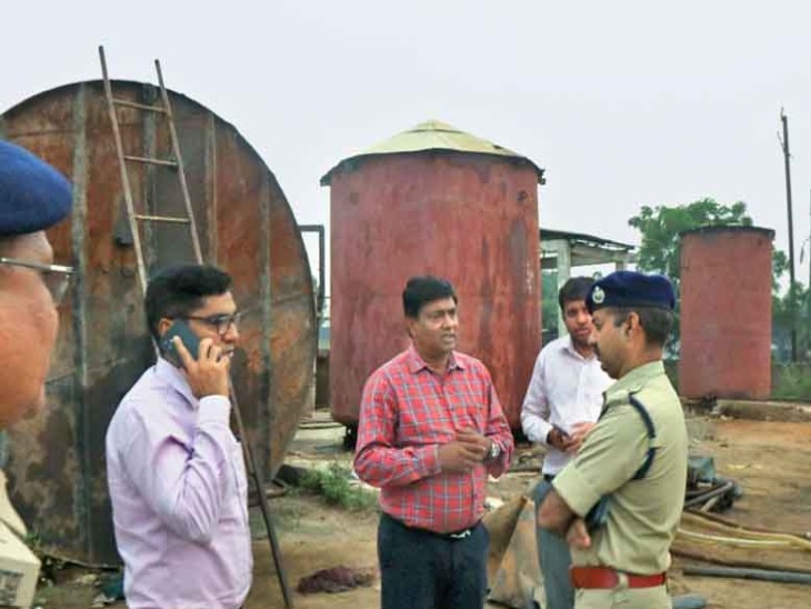 अफसरों की जांच में कई खुलासे हुए। - Dainik Bhaskar