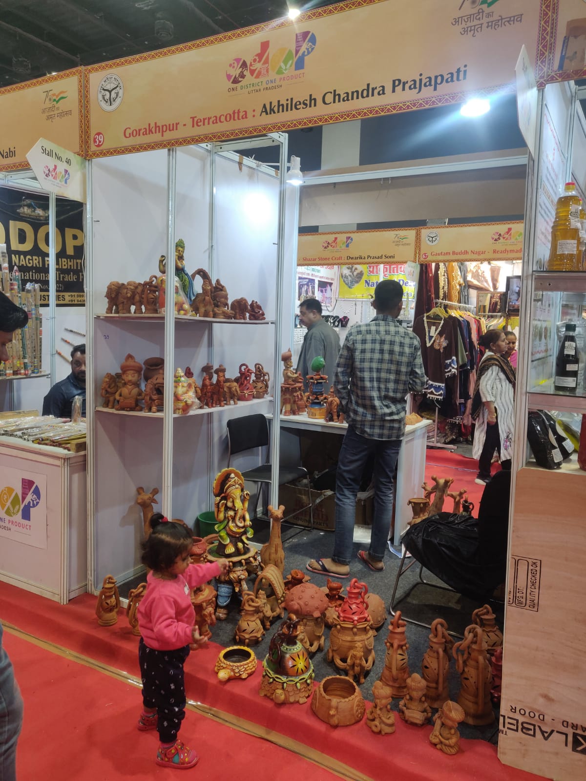 गोरखपुर के टैराकोटा से बनी मूर्तियों की जबरदस्त डिमांड रहती है।