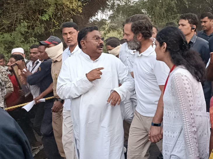 राहुल गांधी से मिलते ठाकुर सुरेंद्र सिंह शेरा