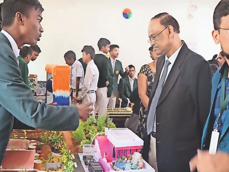 Science and Art Exhibition at Mount Egmont School लेगोरोबोटिक्स