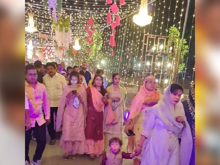 पाली के सुमेरपुर रोड पर हेप्पी होम गार्डन में आयोजित मुस्लिम छीपा समाज के सामूहिक निकाह सम्मेलन को लेकर की गई सजावट।