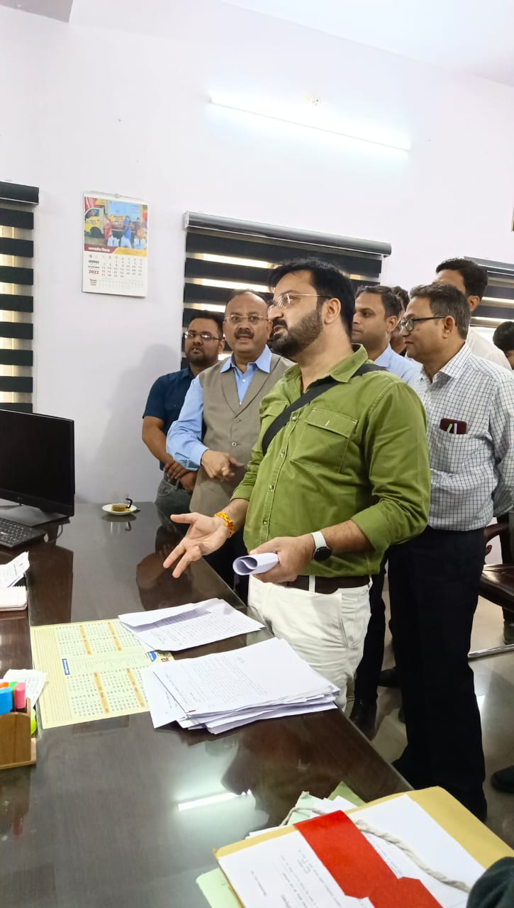 एसपी के सामने मौजूद डॉक्टर