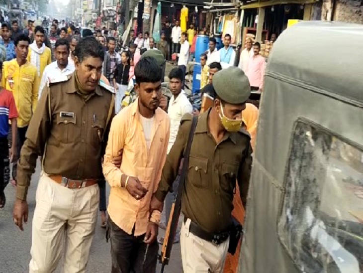 आरोपी को लेकर रेफरल अस्पताल पहुंची पुलिस