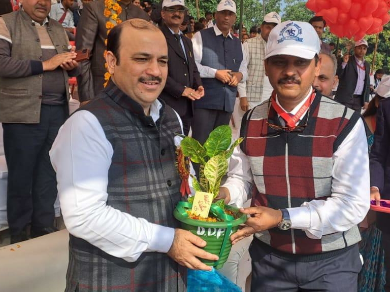 खेलकूद प्रतियोगिता का फीता काटकर किया उद्घाटन, बोले शिक्षा का हो रहा व्यावसायीकरण | Inaugurated by cutting ribbon of sports competition, said commercialization of education 2 How does it work?