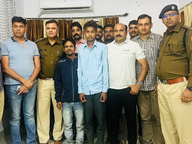धूलचंद ने उसके भतीजे प्रकाश और एक नाबालिग के साथ मिलकर 12 नबंवर को रेलवे ब्रिज पर ब्लास्ट किया था।