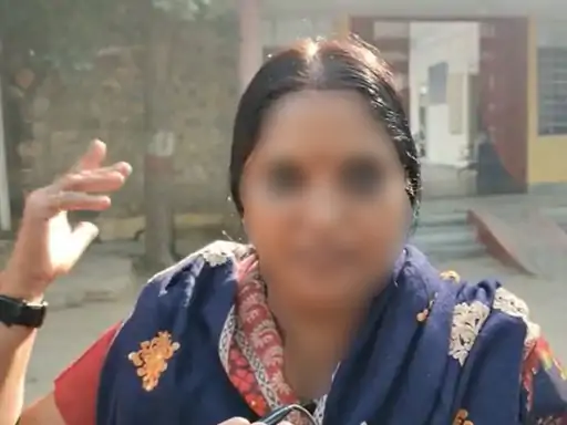 The woman leader of the Congress reached the Aravali Vihar police station in Alwar on Monday morning and lodged a complaint of molestation.