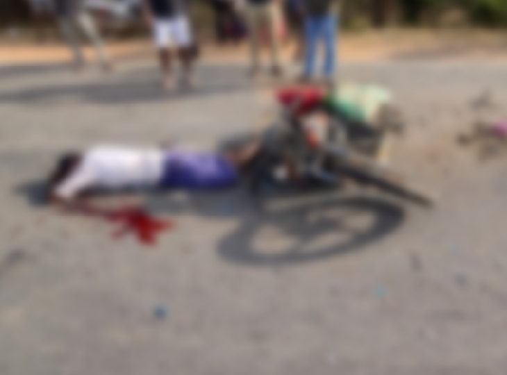 हादसे में 3 युवक घायल हुए हैं। - Dainik Bhaskar