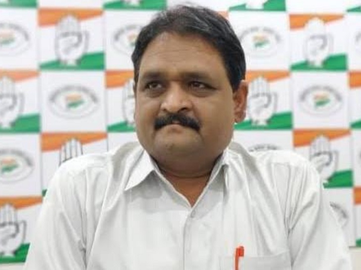 सुशील आनंद शुक्ला ने राजभवन और भाजपा पर निशाना साधा है।