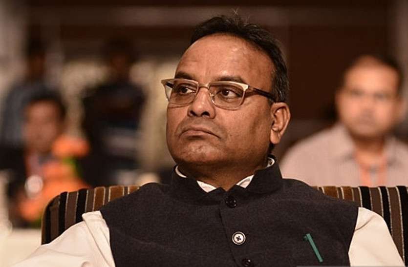 अजय चंद्राकर ने राजभवन के रुख का बचाव किया है।
