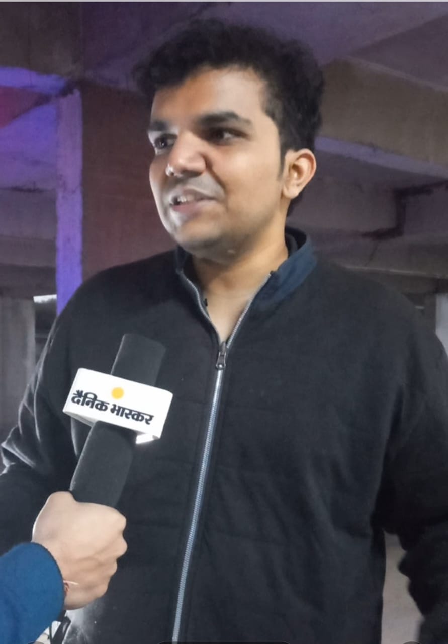 मिलिंद राज ने कहा- ये छोटे बच्चे बहुत जुनूनी हैं। कार डेवलप करने के लिए इन्होंने डेढ़ साल तक दिन-रात एक कर दिए।