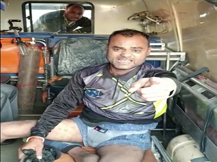 खुद को आग लगाने की कोशिश करने वाले युवक ने कांग्रेस व गांधी परिवार पर आरोप लगाए। जब युवक ने सुसाइड करने का प्रयास किया तो यात्रा में एक बार भगदड़ का माहौल बन गया।