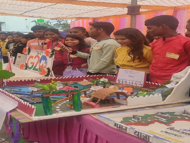 अलग-अलग थीम पर बनाए गए हैं मॉडल्स।