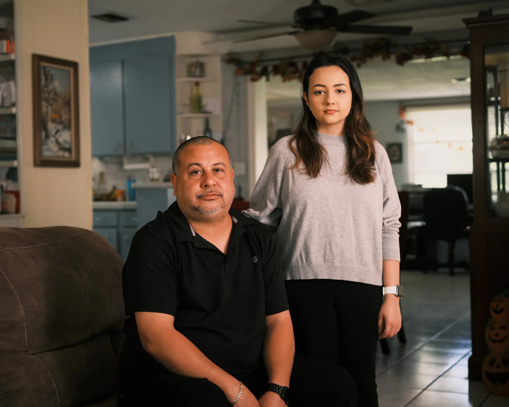 हुलिओ मेजा ने टाइम्स को बताय कि पहले उनकी बेटी ने प्रोग्राम में दाखिल किए जाने का विरोध किया था, लेकिन उस परमिशन नहीं मिली की वो उसे छोड़ सके। बाद में उनकी बेटी JROTC को पसंद करने लगी।