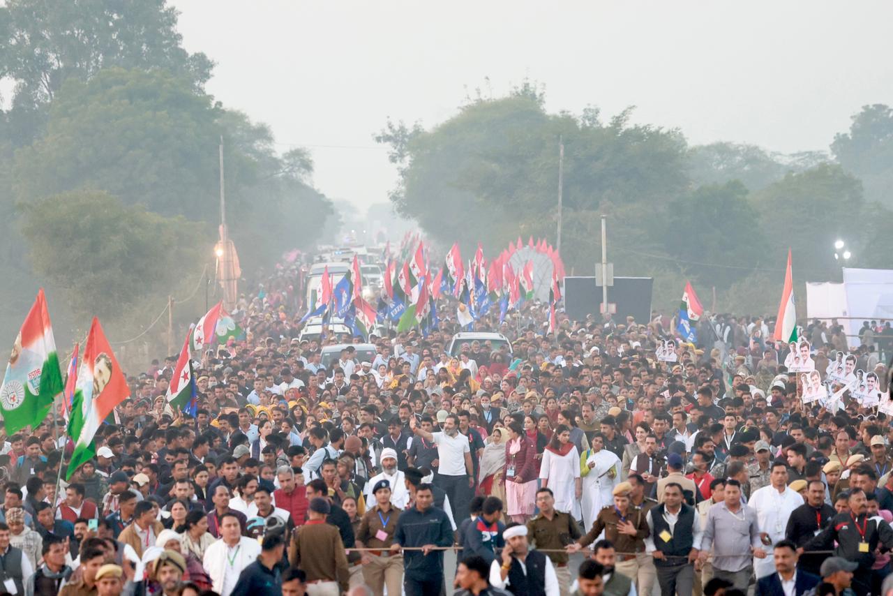 महिलाएं उमड़ीं, प्रियंका और उनकी बेटी मिराया भी चल रही हैं साथ | Rahul Gandhi Rajasthan Yatra LIVE Update; Priyanka Gandhi Miraya Vadra | Ashok Gehlot Sachin Pilot 4 How to earn your money यात्रा के रास्ते संभवत संभवत: 21 दिसंबर हरियाणा में प्रवेश कर जाएगी।।।।।।।।।।।।।।।।।।।।