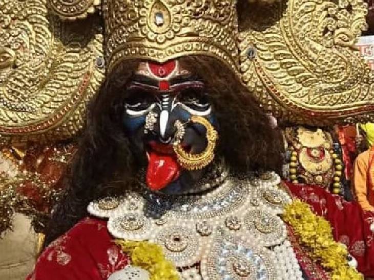कलाकारों के रौद्र रूप को देखकर श्रद्धालु आचंभित हुए। सभी लोगों ने उनकी सराहना की। साथ ही उनकी आरती भी उतारी।