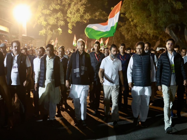 मुख्यमंत्री अशोक, सचिन पायलट, गोविंद सिंह डोटासरा और प्रतापसिंह खाचरियावास सुबह-सुबह राहुल गांधी के साथ चले।