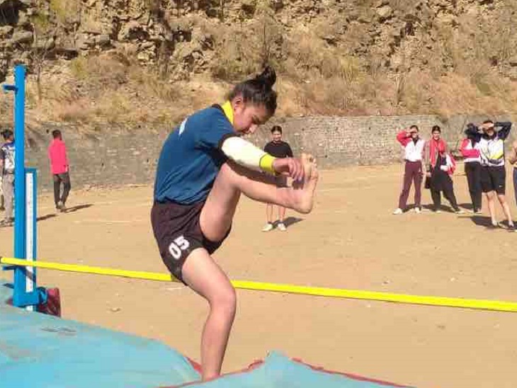 Sports competition in PG College of Rohru; About 100 players showed