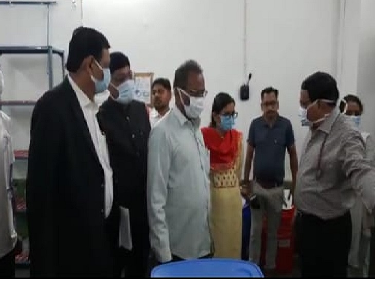 जिला पंचायत सीईओ सहित अफसरों ने लिया स्वास्थ्य सुविधाओं का जायजा।